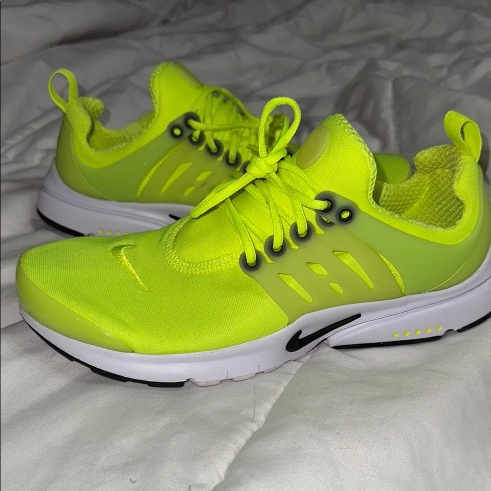 Nike Air Presto size 7.5 WMNS / 6 Kids